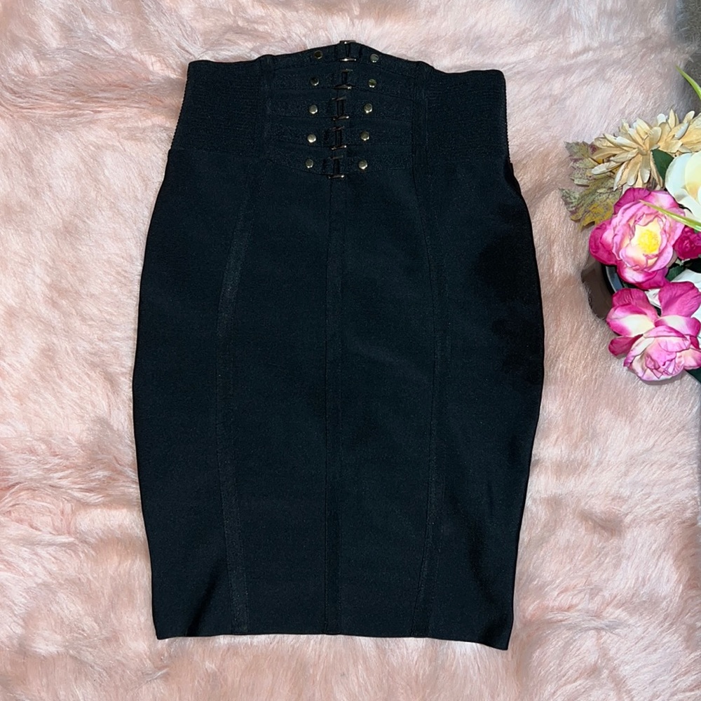 WOW Couture skirt size M Black/Gold